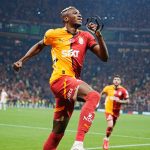 Victor Osimhen celebrates scoring