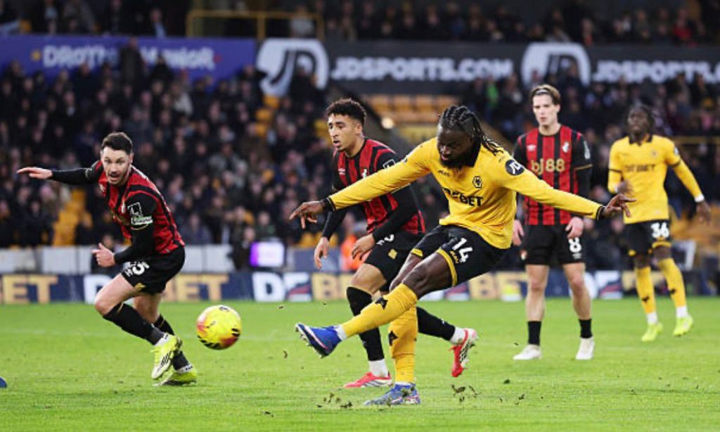 Wolverhampton Wanderers Tolu Arokodare taking a chance during the Premier League match between Wolverhampton Wanderers and Bournemouth at Molineux on January 31 2026 in Wolverhampton England  Photo by Alex LiveseyGetty Images  trybalnews