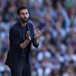 Alvaro Arbeloa head coach of Fulham applauds his team on the touchline during the Premier League match between Fulham and Manchester United at Craven Cottage in London on September 20 2026  trybalnews