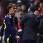 Arsenal manager Mikel Arteta speaks to Max Dowman as the young forward walks off after being sent off during Fleetwood Town vs Arsenal Carabao Cup match at Highbury Stadium  trybalnews