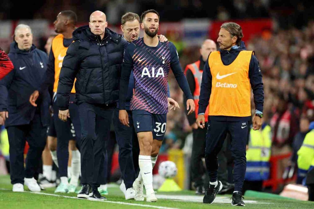 Rodrigo Bentancur Trybal News Rodrigo Bentancur of Tottenham Hotspur walks off the pitch after being shown a red card against Manchester United at Old Trafford trybalnews